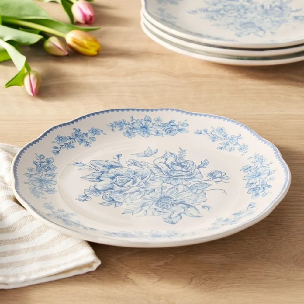 🌺 Set of 4 ~ 2025 ~ New The Pioneer Woman Agatha Dinner Plates, Blue & White